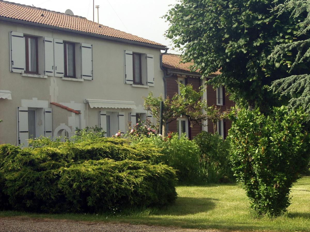 La Pommeraie Jonzac Bagian luar foto